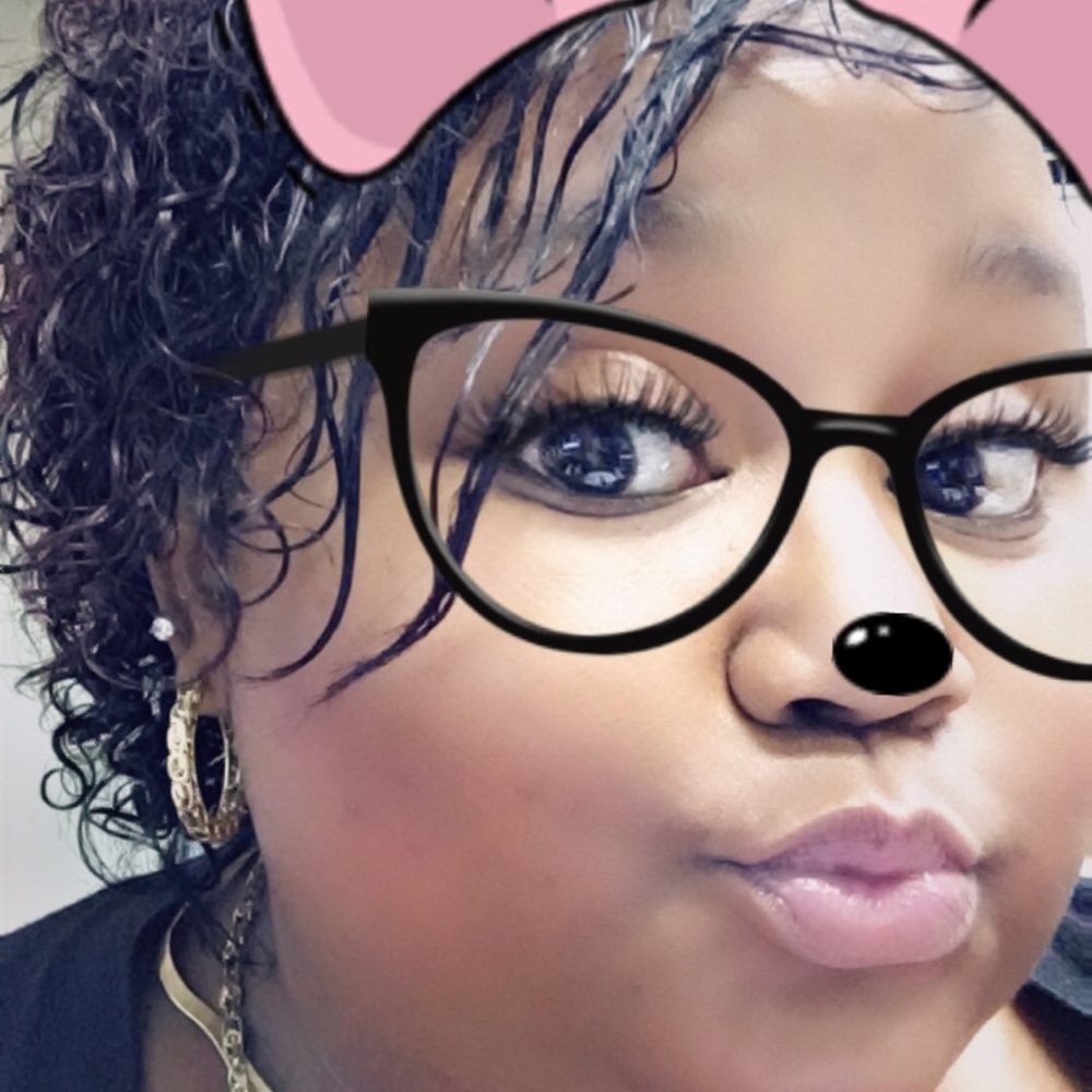 Meet your Posher, Shakira